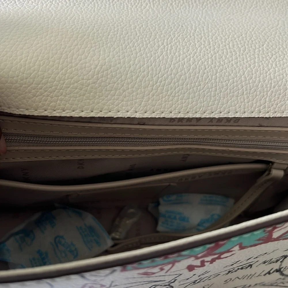 DKNY Elissa large graffiti bag - Picture 9 of 10